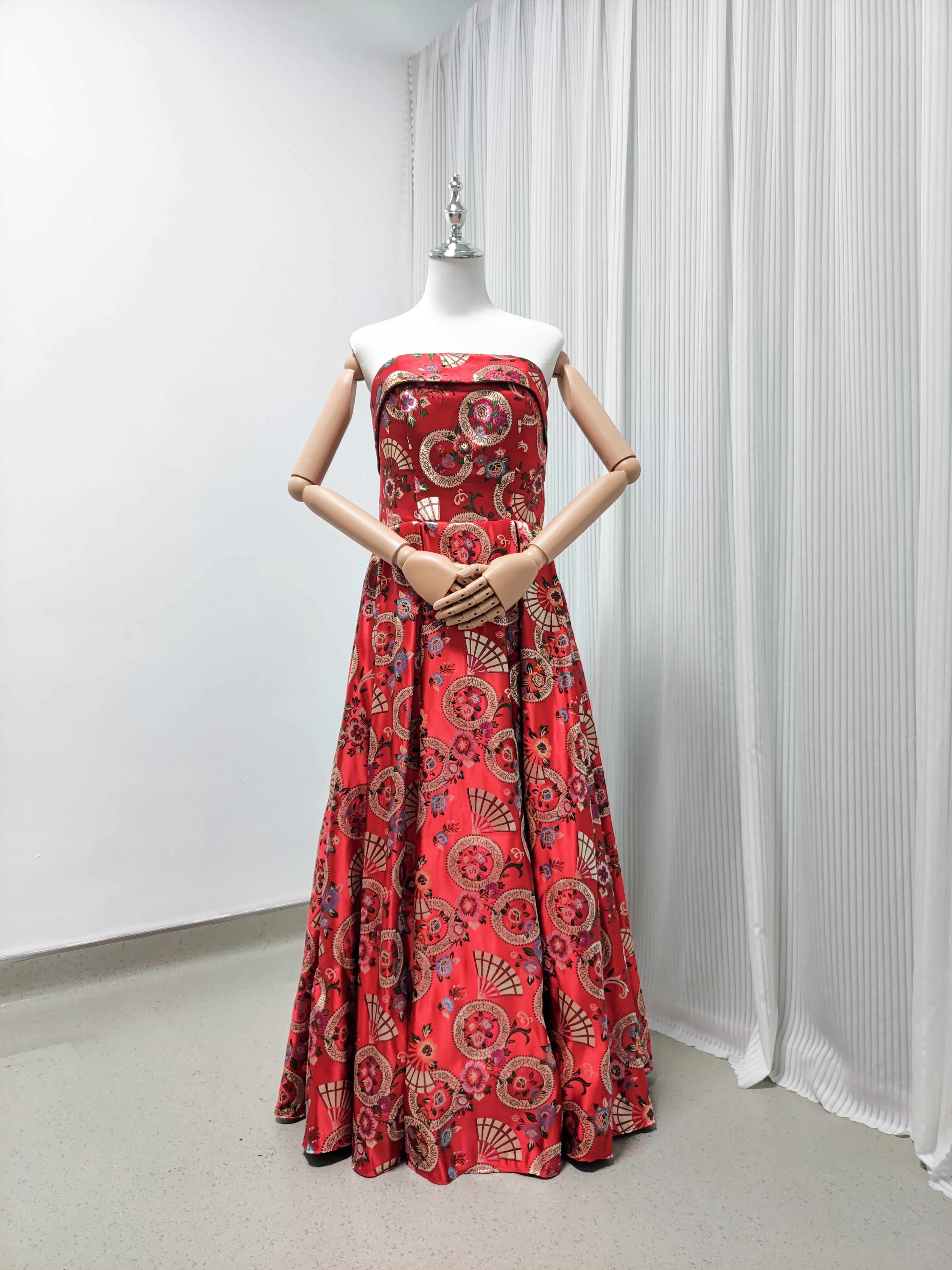 パーティードレス ベアトップ ワインレッド ロング プリント模様 二次会 ステージ