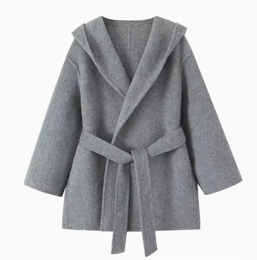 アウター コート ミディアム丈 長袖 前開き 襟付き ケープ かわいい 大人可愛い きれいめ シンプル 上品 おしゃれ かっこいい レトロ ラフ こなれ感 個性的 主役級 存在感 抜け感 秋 冬