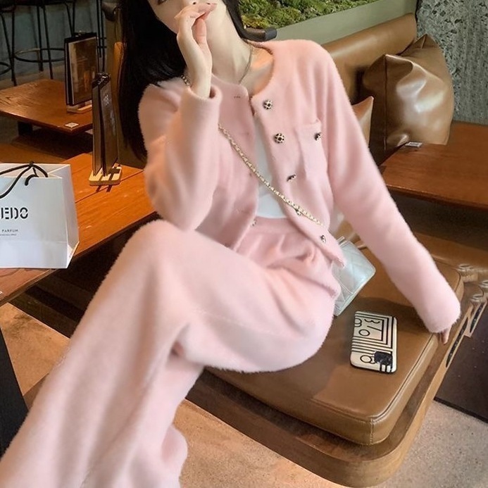 ハイエンドのカスタマイズ-Xiaoxiangfeng スーツ女性 2024 春と秋の新スタイルファッショナブルで年齢を減らす気質カーディガントレーナーワイドレッグパンツ 2 点セット