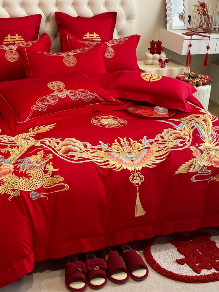 中国風の龍と鳳凰の刺繍が施された4点セットのベッドシーツ掛け布団カバーボックスシーツ結婚式用の祝祭品新郎新婦用寝具