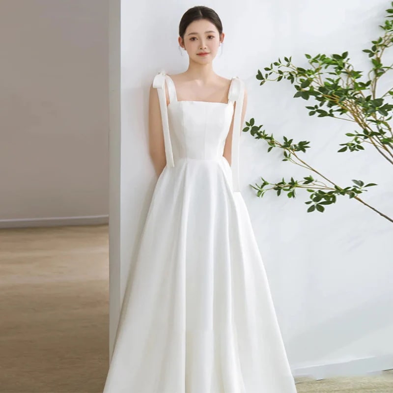 サスペンションカラーの結婚ドレスシンなウェディングドレスウェディングドレス毎日のウェアラブルサテン芝生旅行と写真外出ベール