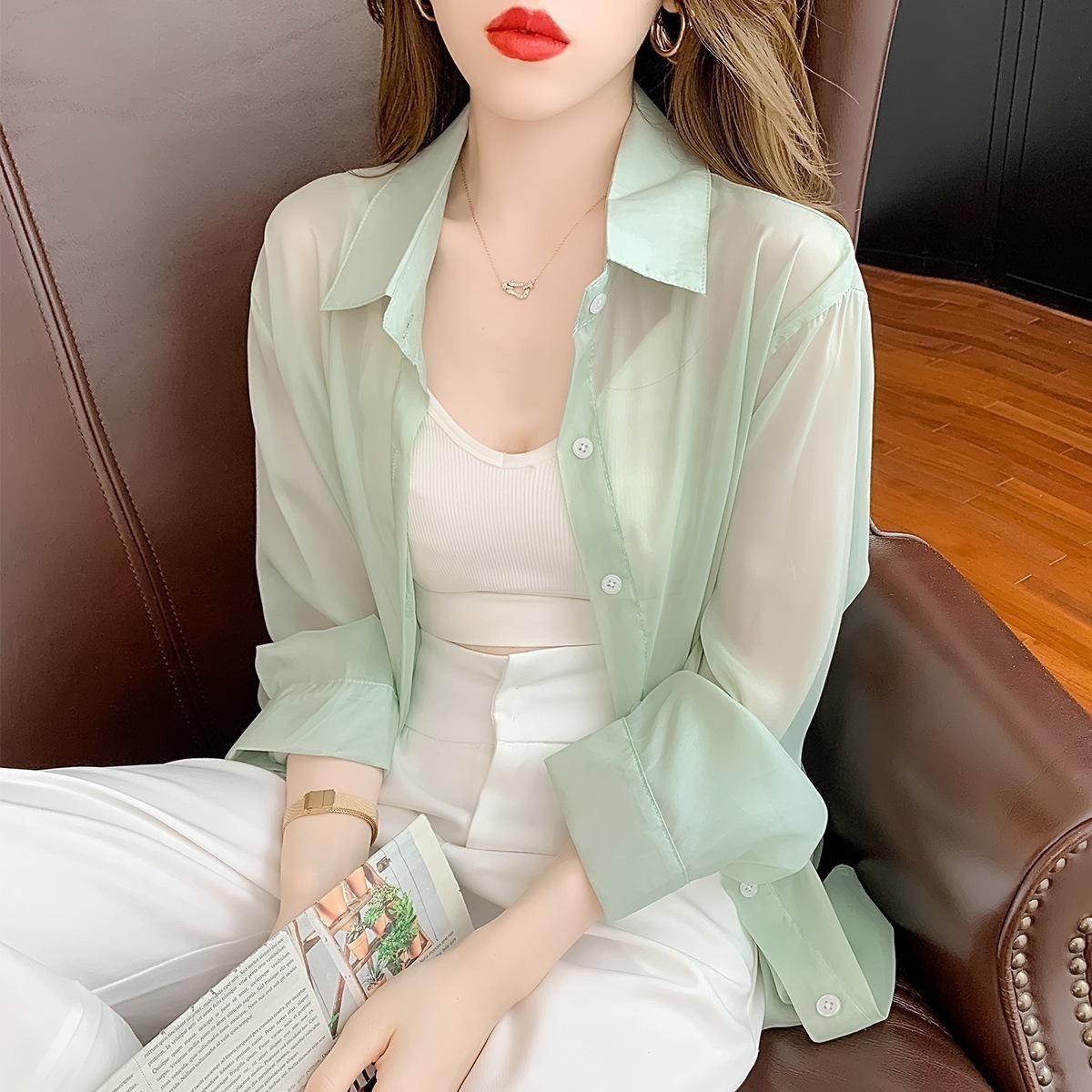 女性用日焼け止め衣類2025年夏新作薄手でゆったりとした長袖シャツジャケット軽くて多用途なカジュアル日焼け止めカーディガン