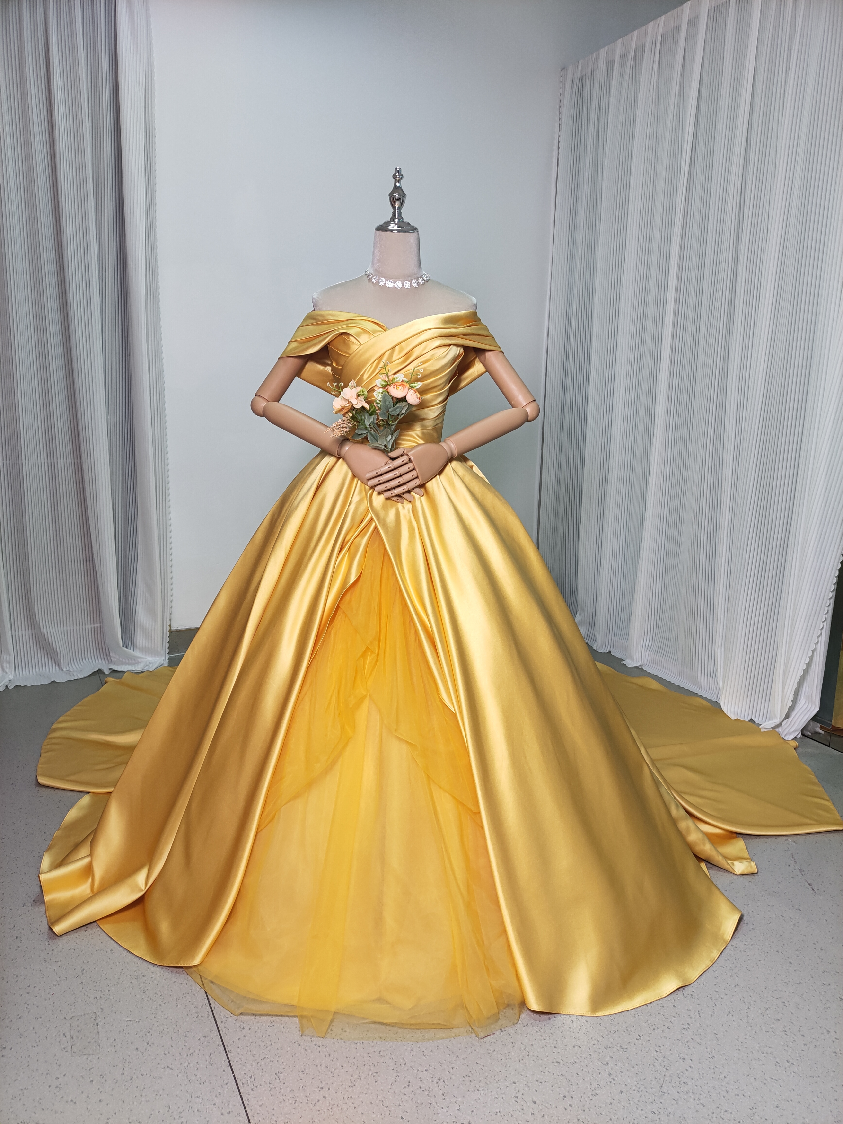 カラードレス イエロー プリンセスライン オフショルダー ファスナー 花嫁 前撮り