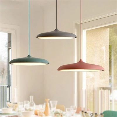 ペンダントライト おしゃれ LED 北欧 マカロン 丸 円盤 円形 吊下げ灯 天井照明器具 洋室 リビング ダイニング キッチン 寝室 レストラン 玄関 引掛シーリング用 工事不要 簡単設置 アジ