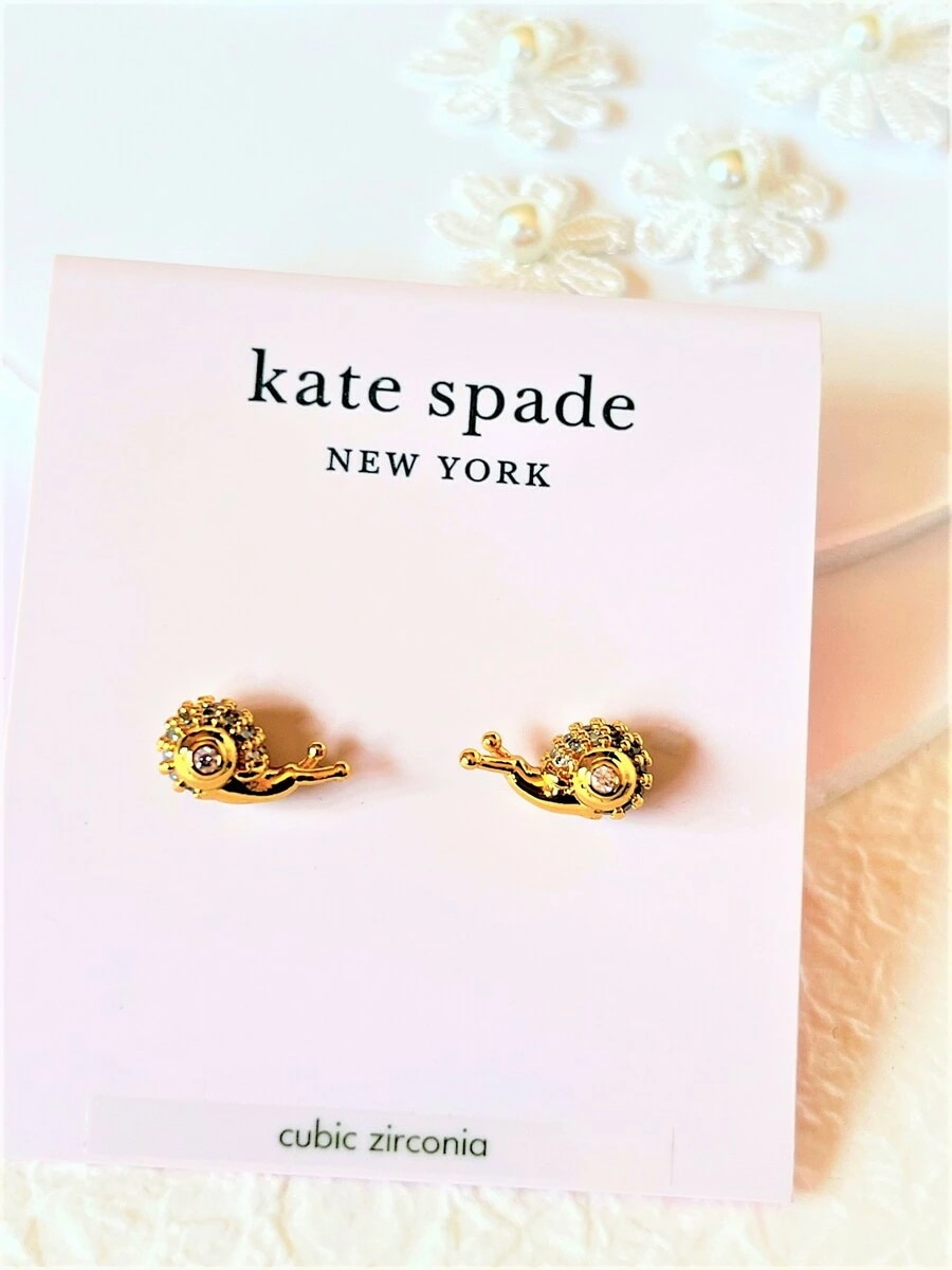 ケイトスペード KateSpade スタッズ ピアス ジュエリー カタツムリ お誕生日 クリスマス 母の日 ギフト ラッピング プレゼント 向き 大人可愛い ブランド