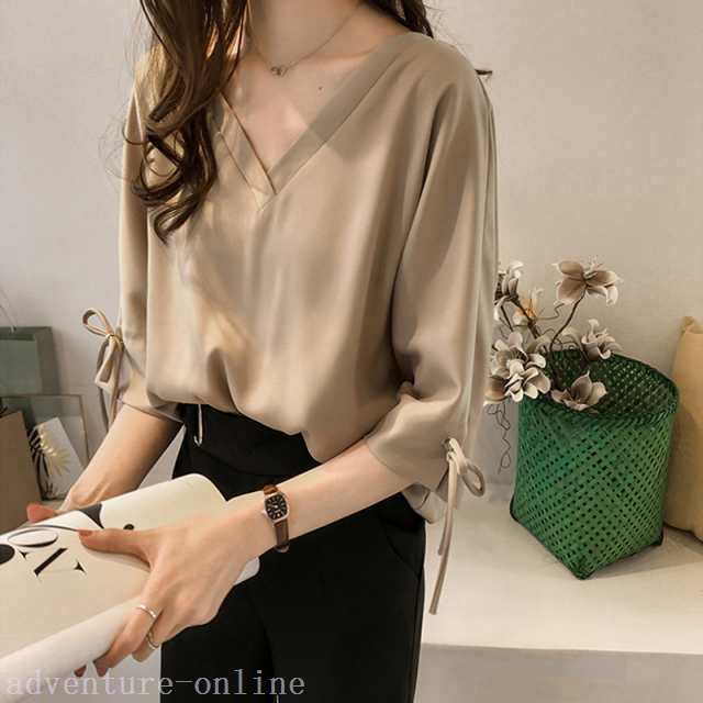 【2025新作入荷】トップス ブラウス Vネック こなれ感 抜け感 シンプル リボン 大人かわいい クール キレイめ 上品 エレガント 半端袖 ５分袖