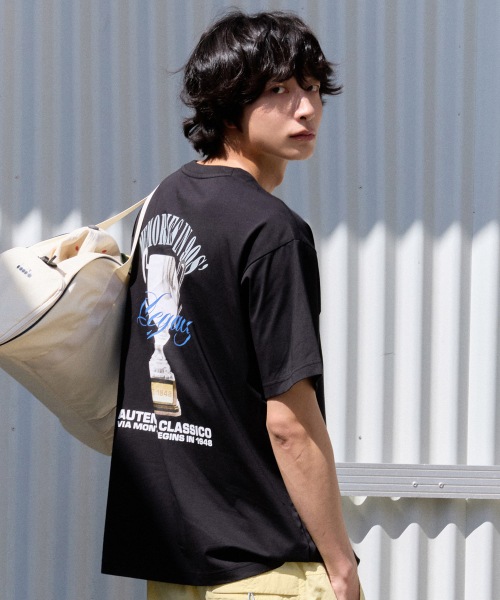 ディアドラトロフィーグラフィックショートスリーブ t シャツブラック