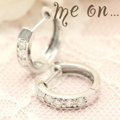 me on... 重厚な天然ダイヤモンドの輝き K10ホワイトゴールド WG ハーフエタニティテン天然ダイヤモンドフープピアス