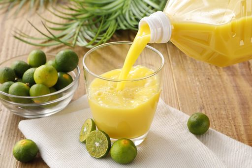 株式会社ちゅら島沖縄 沖縄県産100% ぎゅっとシークヮーサー 2000ML ストレート 1本 青切り シークヮーサー 原液