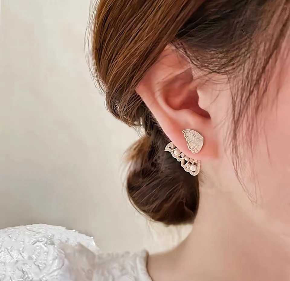 女性の気質バタフライイヤリング韓国ファッション