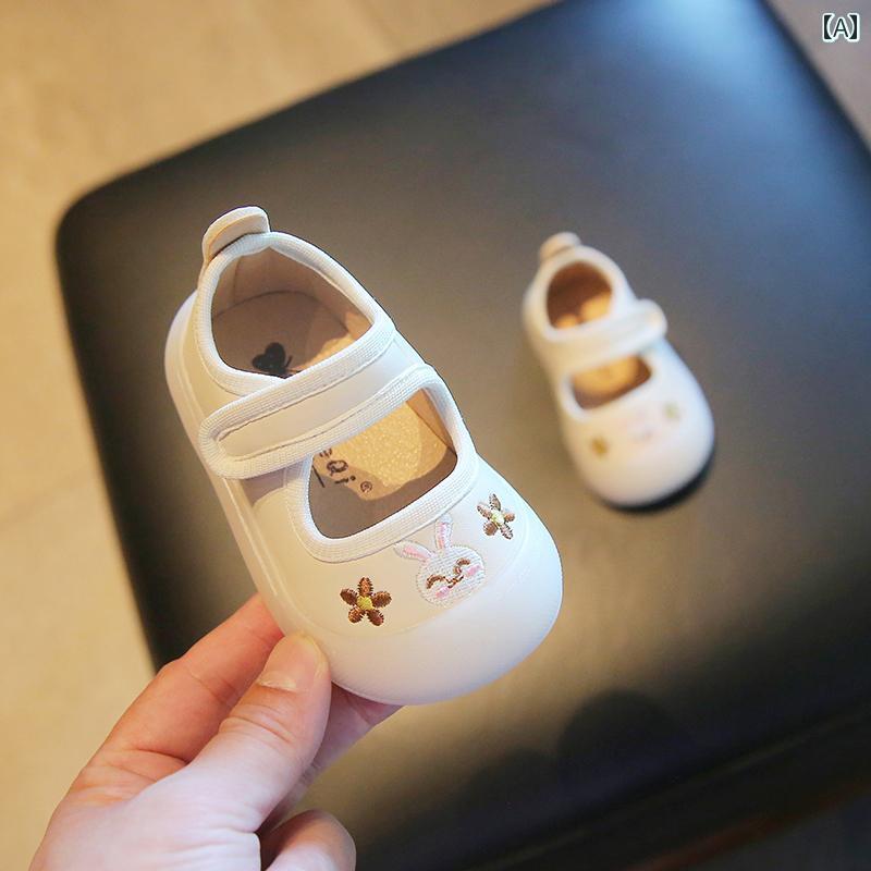 ベビー キッズ シューズ 靴 春秋 ソフトソール 幼児 刺繍 プリンセス 革靴 滑りにくい キック防止 女の子 上履き 歩行訓練 子供