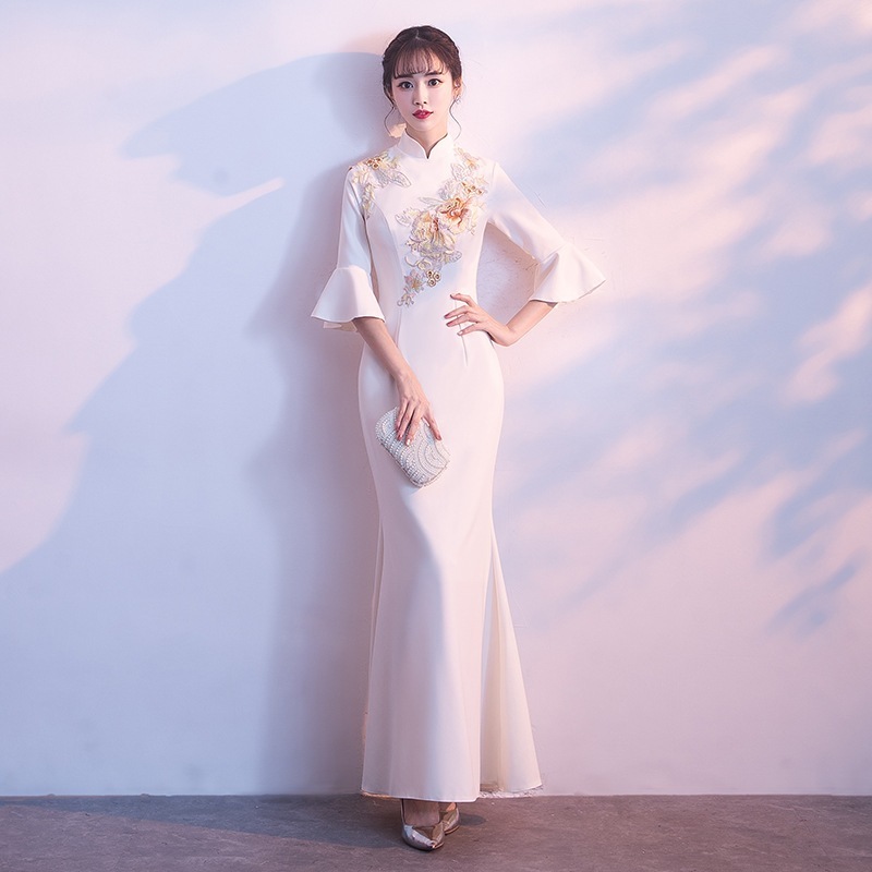 【2枚購入で 3oo円OFF】女性のための長いドレス2025のチョンサムバンケット長袖テールスリムホストドレス 5,795円