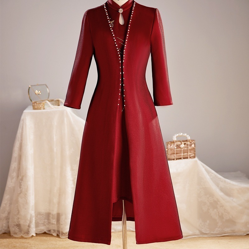 お母さんのウェディングドレスチャイナドレスレトロ風高貴なおばあちゃんの赤いコートショール秋冬長袖
