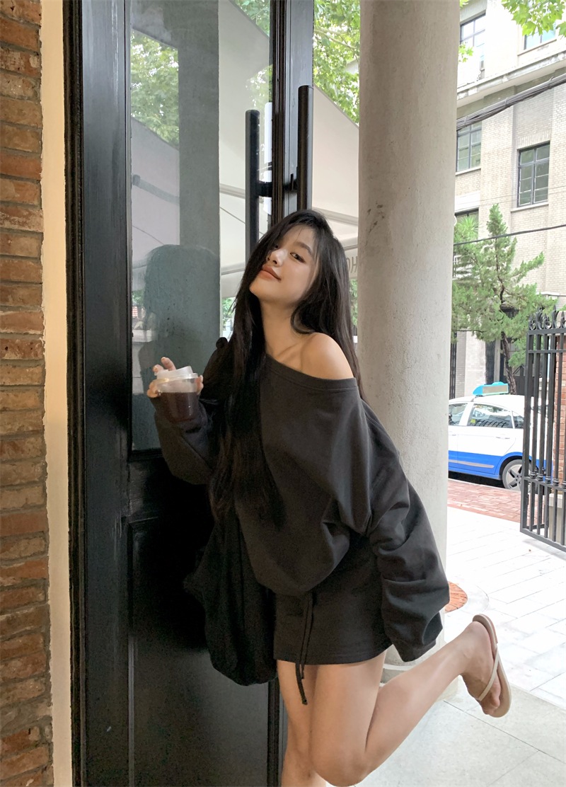 2024秋冬スウェット セットアップ トレーナー オフショルダー トップス キュロットパンツ ショートパンツ ルーズ 長袖 レトロ 韓国ファッション レディース 4,589円