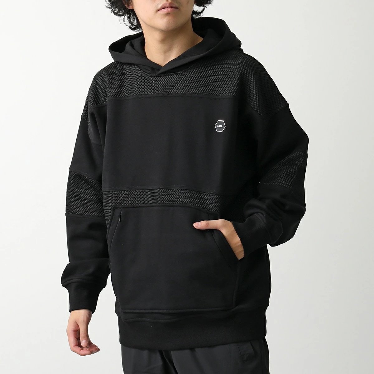 BALR. ボーラー フーディー HEXLINE BOX FIT HOODIE B1261.1124 メンズ プルオーバー パーカー スウェットシャツ メッシュ メタルロゴ Jet-Black