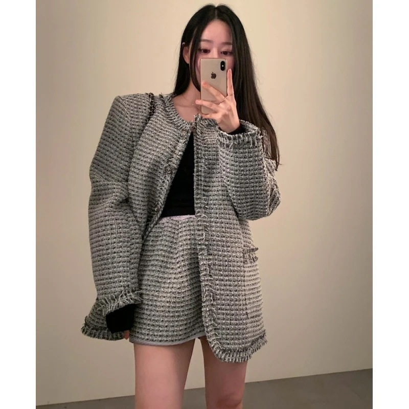 韓国のセレブ気質のダイヤモンド型の小さな香りの良いフリンジジャケット+ショートパンツの女性用スーツ 4,775円