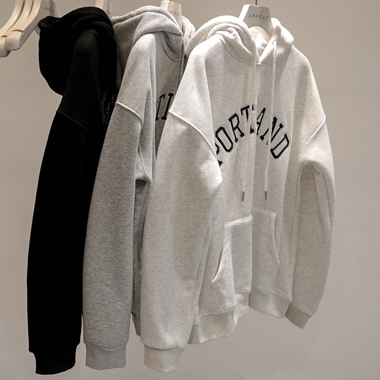 トップス パーカー スウェット 部屋着 ミディアム丈 半端丈 長袖 ボリューム袖 ドロップショルダー 萌袖 ストレート ワイド フード付き ポケット 大人可愛い シンプル カジュアル おしゃれ お洒落