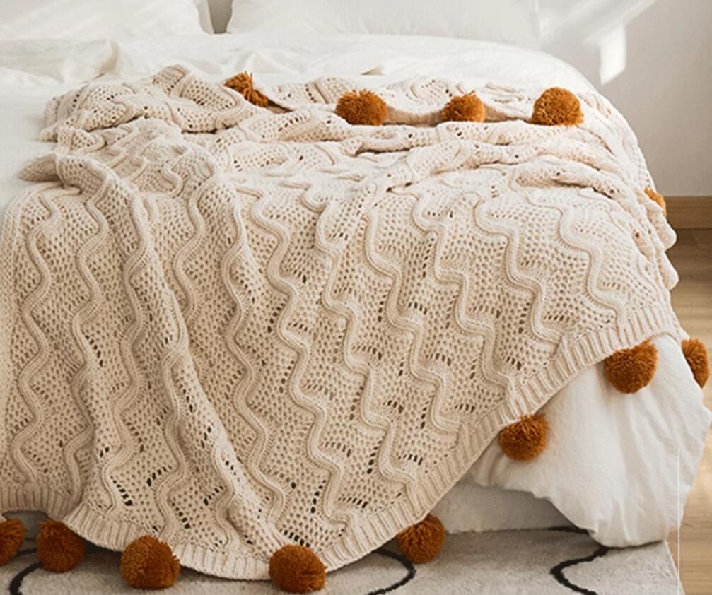 新製品が出回るブランケット 北欧 大判 しゃれ ベッドスロー ポンピン付き　ニットブランケット 夏用 毛布 マルチクロス スローケット マルチカバー タオルケット ひざ掛け ふわふわ 柔らかい ベビー