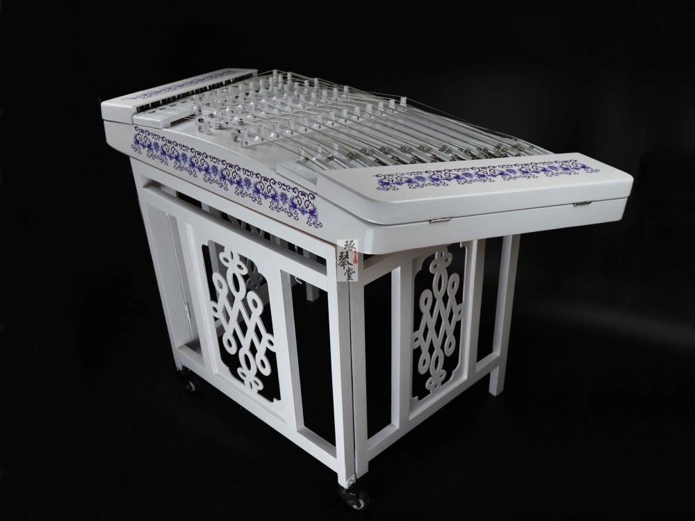 揚琴402 白い色 ケースがある 中国の弦楽器