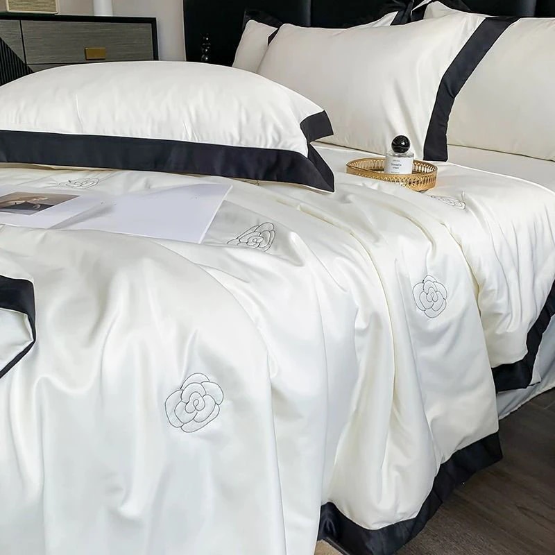 サマー 布団セット アイスシルク 涼感 エアコンキルト 柔らか 肌触り 布団/シーツ/枕カバー 4点セット 薄い 掛け布団 寝具 夏布団 5,849円