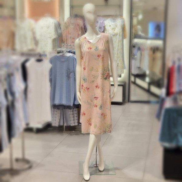 AK Bundang店 50ポリスパン 花柄 女性 ワンピースパジャマ GW8882T