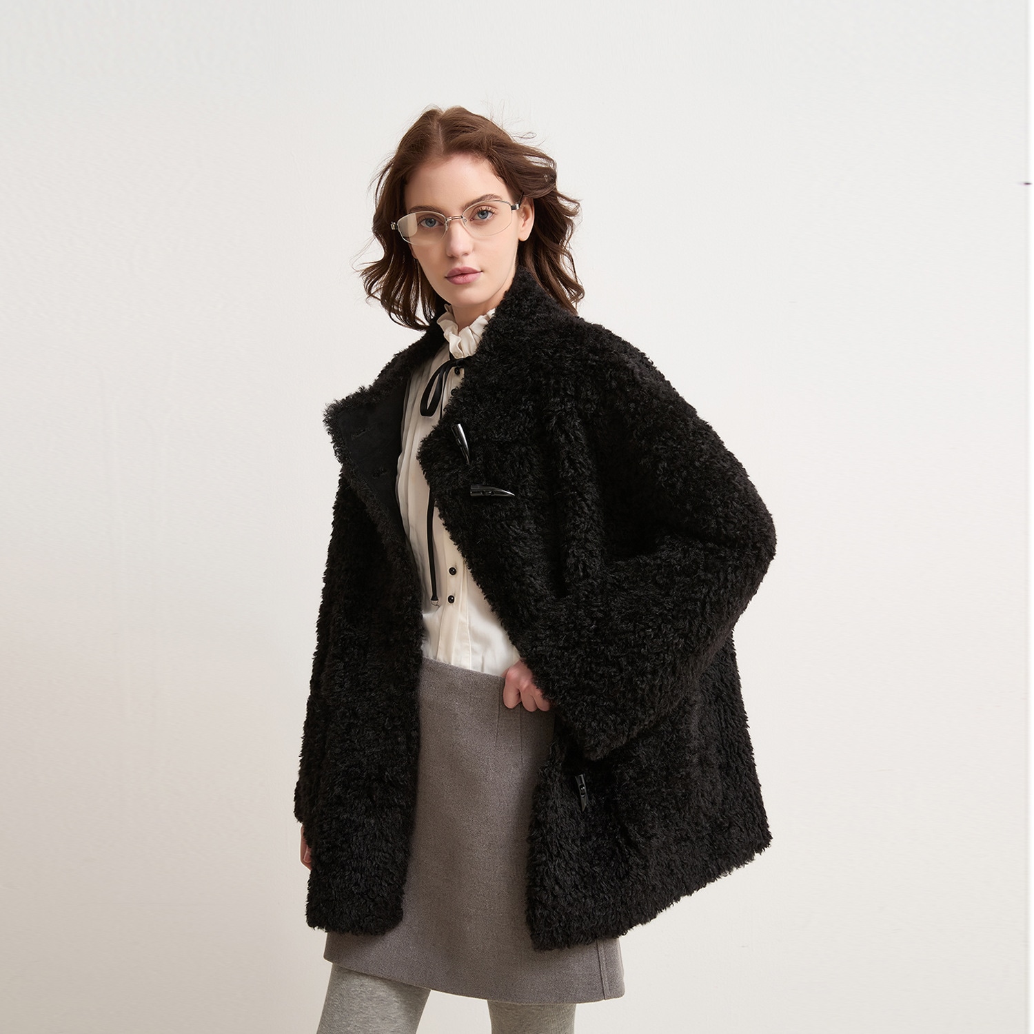 2025秋冬環境に優しいラムウールレイジールーズレトロホーンボタンファーワンピースファージャケット婦人服