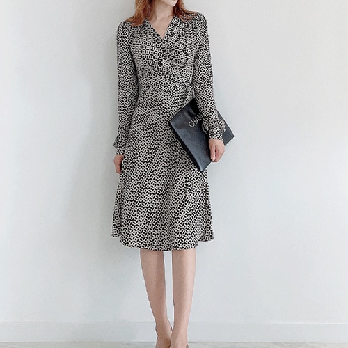 ゴールドラインミディラップドレス 10,530円