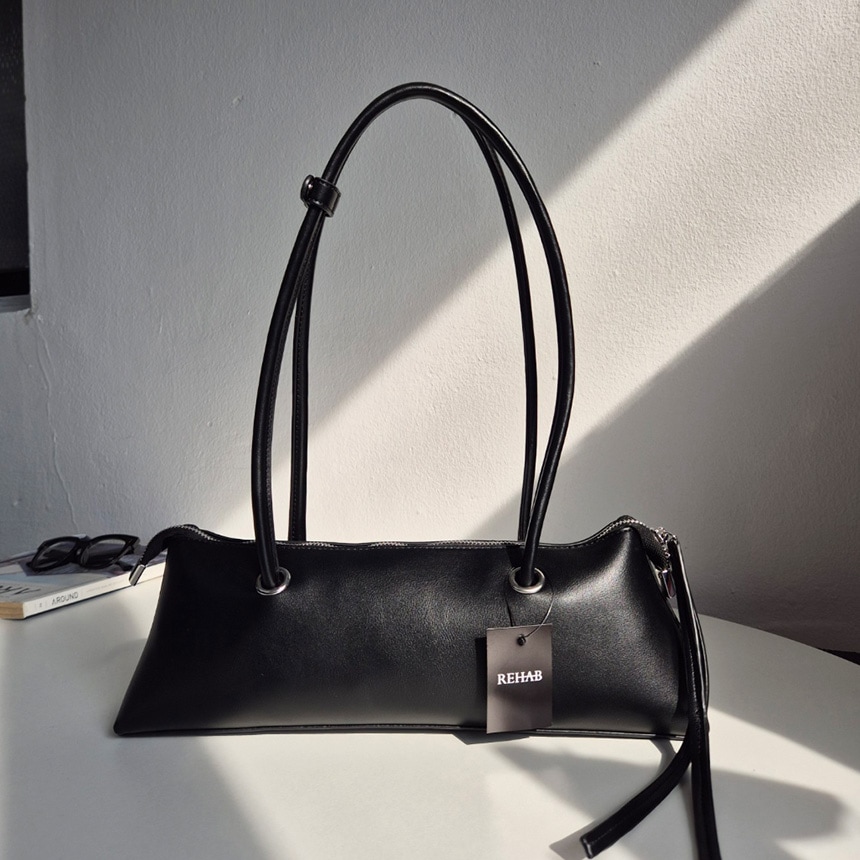 クレア バゲットバッグ - スリム レザー ショルダーバッグ