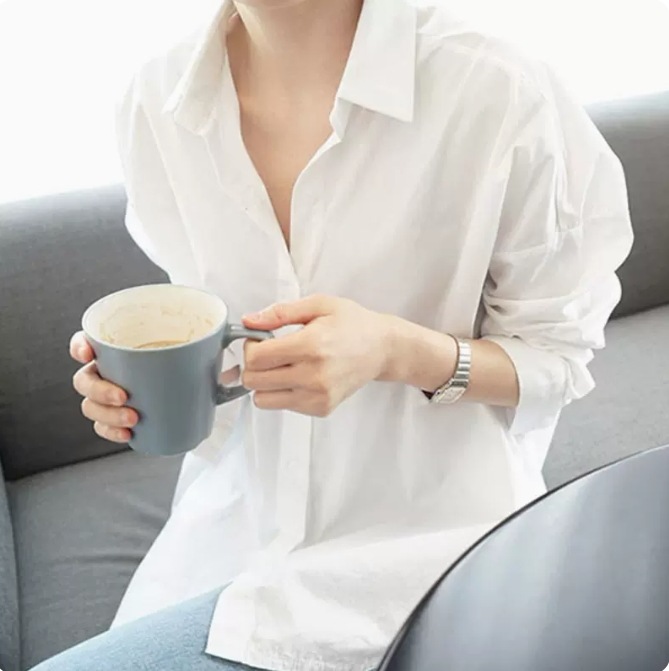 ナチュラル シンプル トップス シャツ ブラウス 白シャツ 白トップス 袖あり 長袖 Vネック 襟付き ラペルカラー ストレート スマート 前開き 薄手 ゆったり かわいい キレイ きれいめ