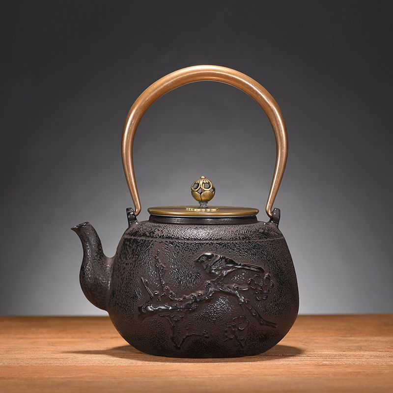 老鉄瓶 壺 鉄やかん 道具 職人手作り 鉄びん 鉄分補給 急須 茶こし付き 未塗装鉄器 銅製取っ手 1300ml