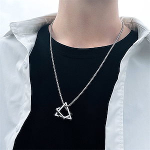 幾何学的なネックレスの男性冷風ヒップホップチタン鋼の少シンプル