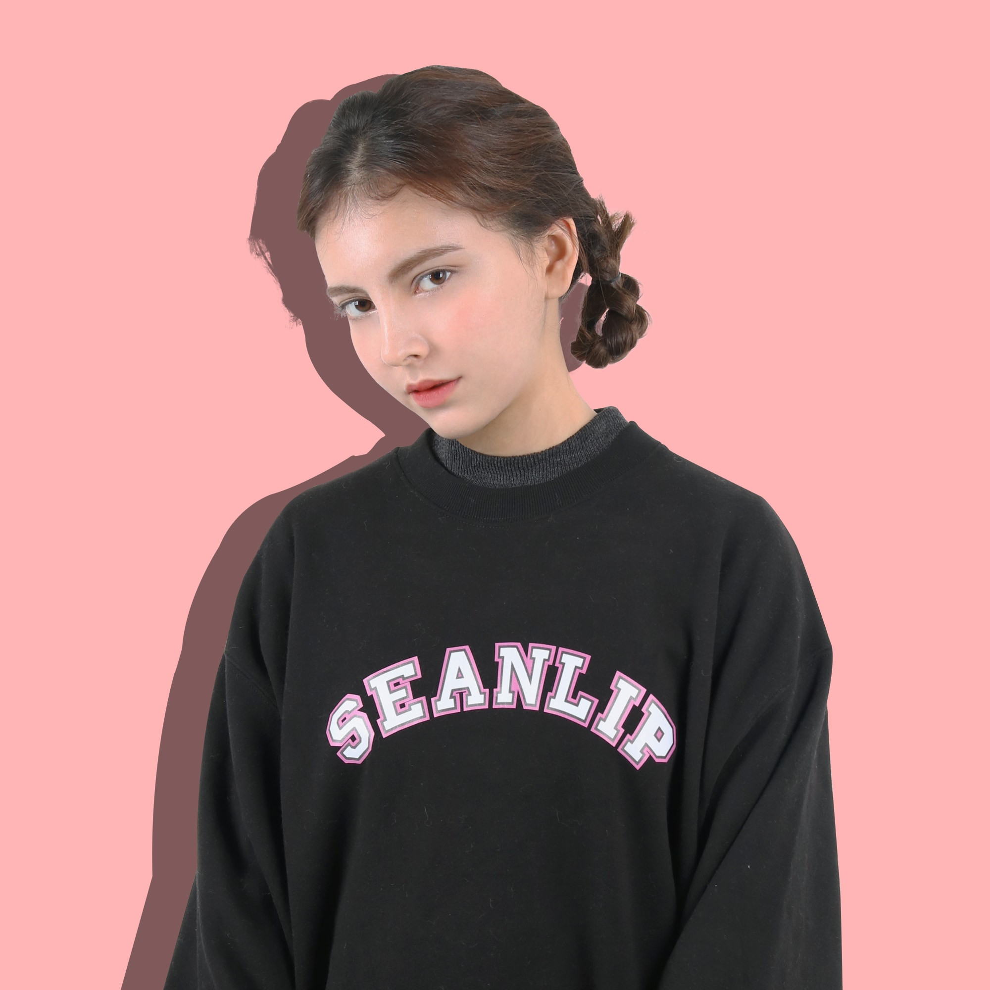 ロゴ スウェットシャツ シンプルなデザインなのでスキニーやワイドパンツとの相性も
