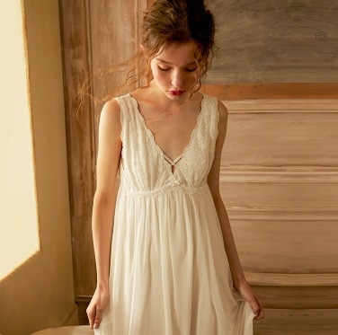 リラックスタイム ワンピース 部屋着 寝巻き ナイトウェア ネグリジェ フレアワンピース 膝下 袖なし Vネック フレア セミフレア Aライン リボン 透け感 かわいい 可愛い きれいめ シンプル