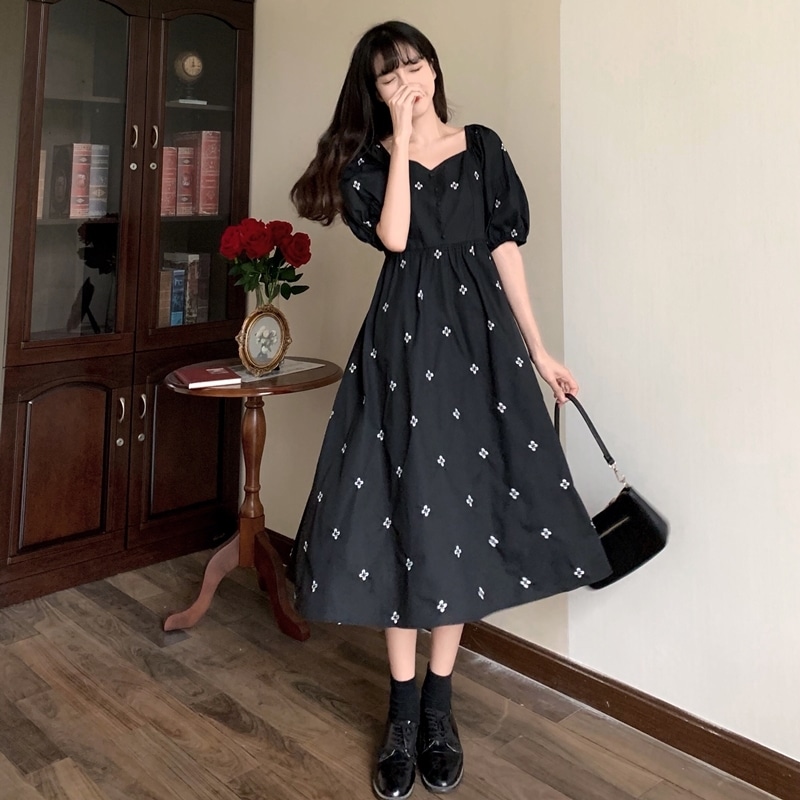 花刺繡ワンピース ワンピース フレアワンピース ミモレ ミモレ丈 ロング ロング丈 袖あり 半袖 パフスリーブ スクエアネック フレア Aライン 刺繍 ハイウエスト ポリエステル かわいい 大人可愛い