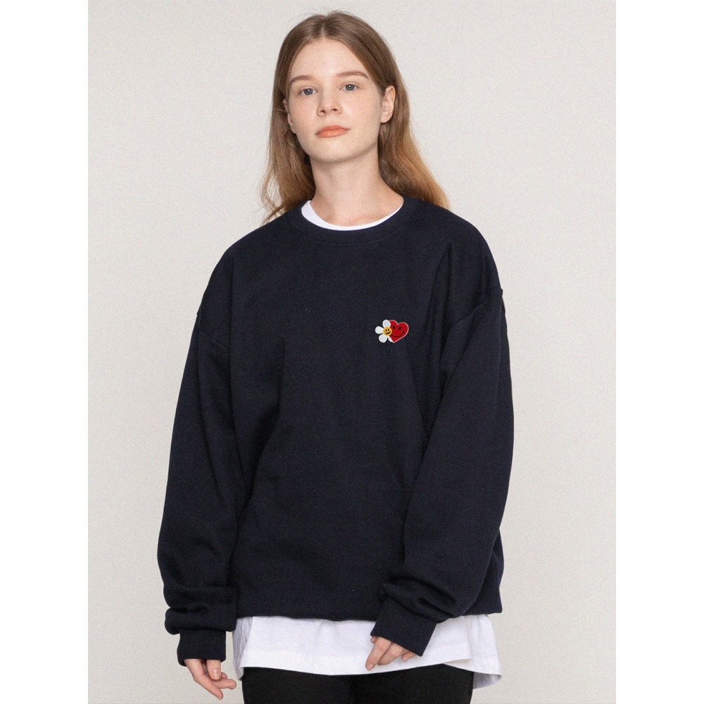 GRAVER フラワーハートハーフスマイルエンブロイダリースウェットシャツネイビー