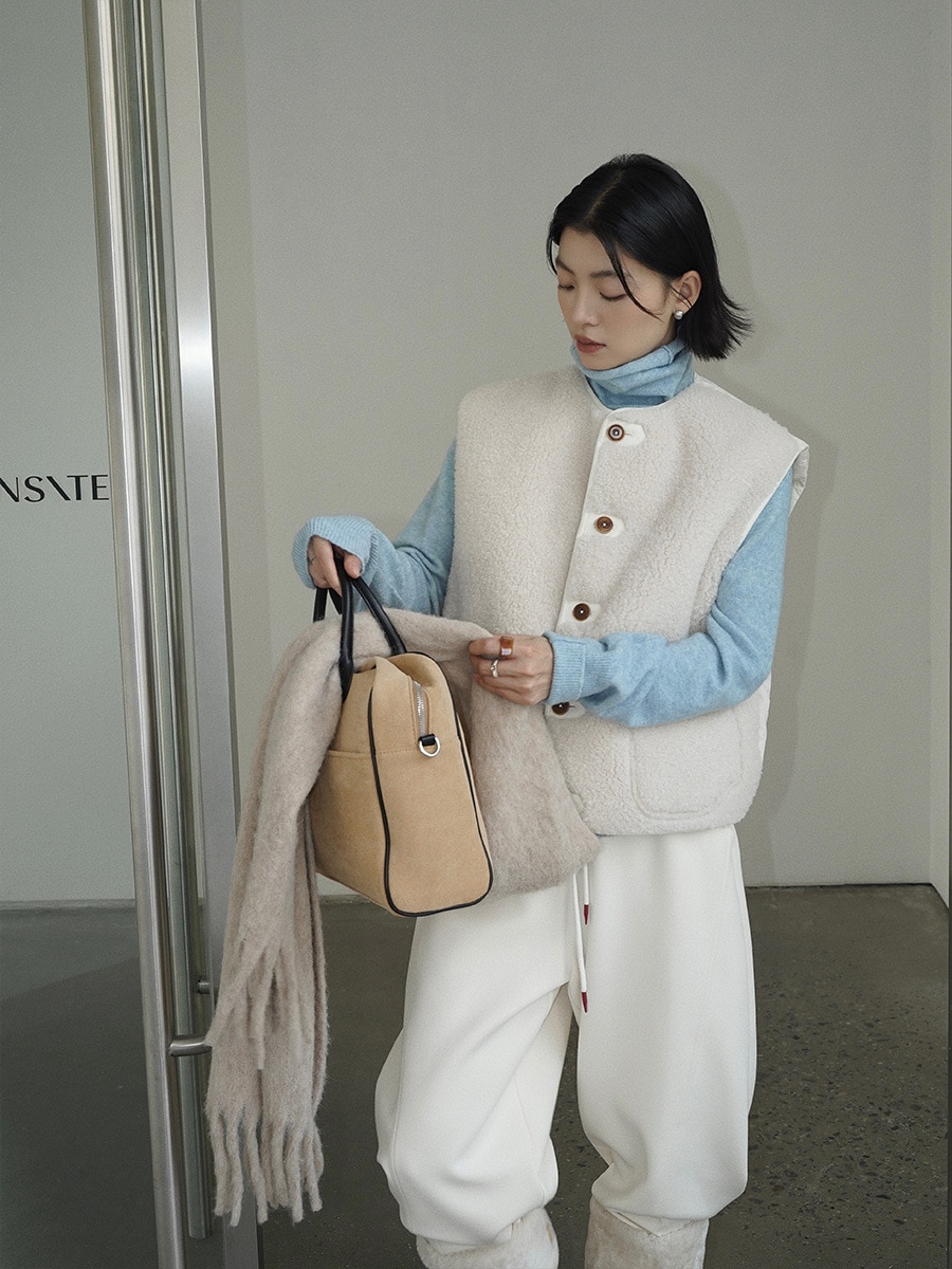 2025 防寒 ベスト 暖かい 防寒 ダウンベスト レディースファッションダウンジャケット ジャケットラムズウール ベスト ベストチョッキー ノースリーブ アウター 韓国 7,588円