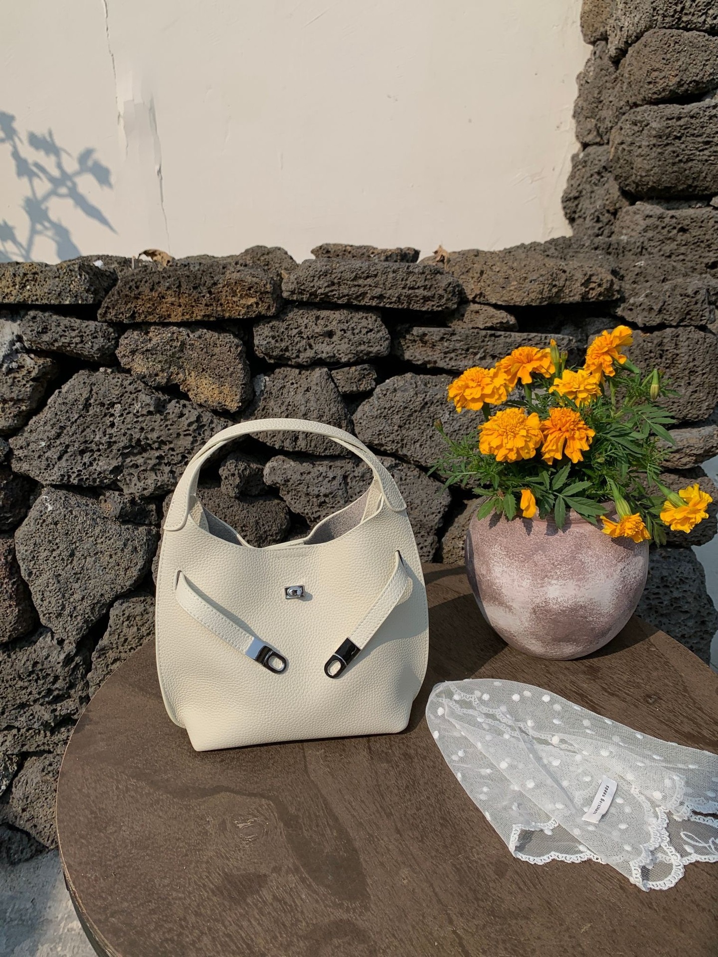TOGO本革トートバッグ　ハンドーバッグ　お洒落な女性バッグ　トートバッグ　レディースバッグ　軽量バッグ　お洒落なカバン　韓国バッグ　ins人