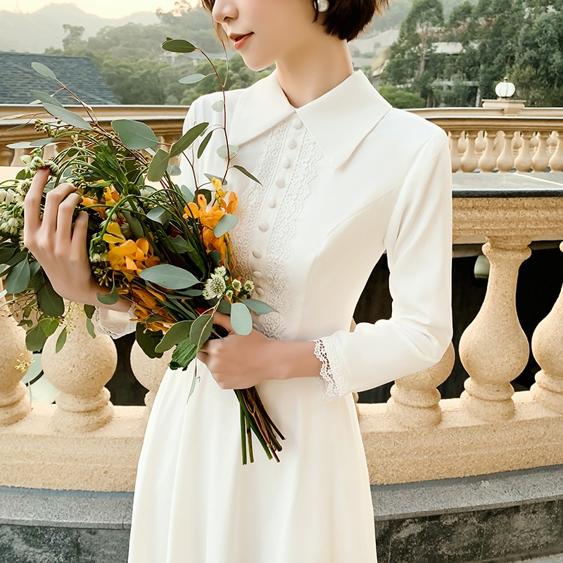 土曜日のライトウェディングドレス2025花嫁旅行写真森森毎日レトロドレスシンなドレスシンドレスシンドレス春と夏影のキャラクター