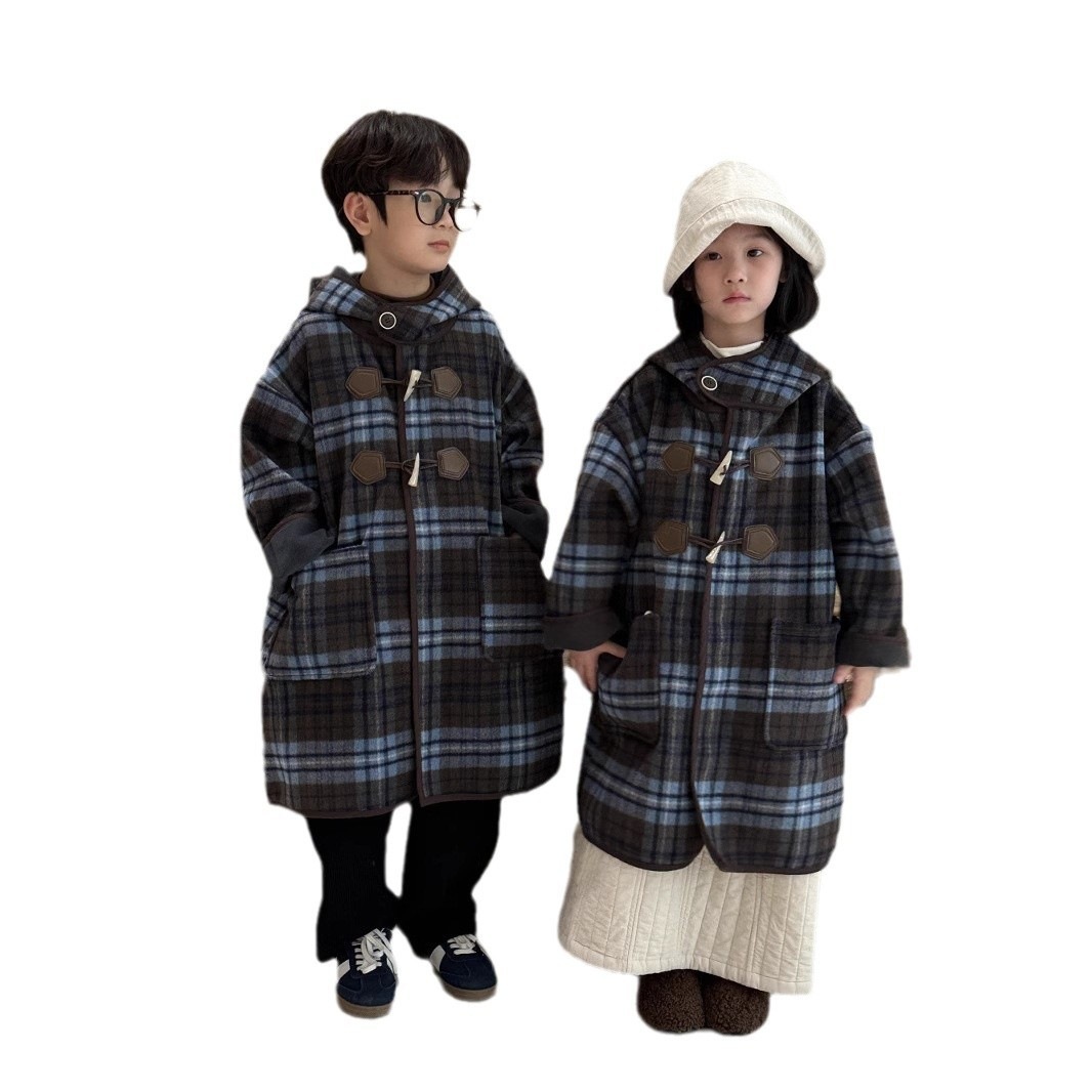 2024冬スタイル韓国風レトロチェック柄フード付きワンピースベルベット肥厚ホーンボタンコート男の子女の子用ミドル丈コート