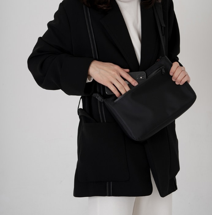 [HAHARCHIVE]BLACK NYLON I-PAD BAG