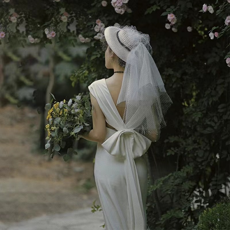 ウエディングドレス 細身 花嫁 オフホワイト 二次会 スレンダードレス ロングドレス 結婚式 ブライ