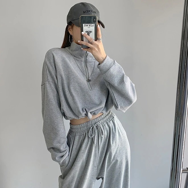 ショート丈 トレーナー トップス プルオーバー ショート 袖あり 長袖 ドロップショルダー 襟付き スタンドカラー 大人可愛い シンプル カジュアル おしゃれ お洒落 かっこいい 大人女子 こなれ感