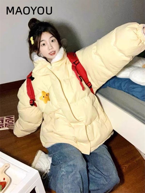 両面に羊の小毛のコートを着ている女性23新型ゆるい学生は保温綿服を厚くしている