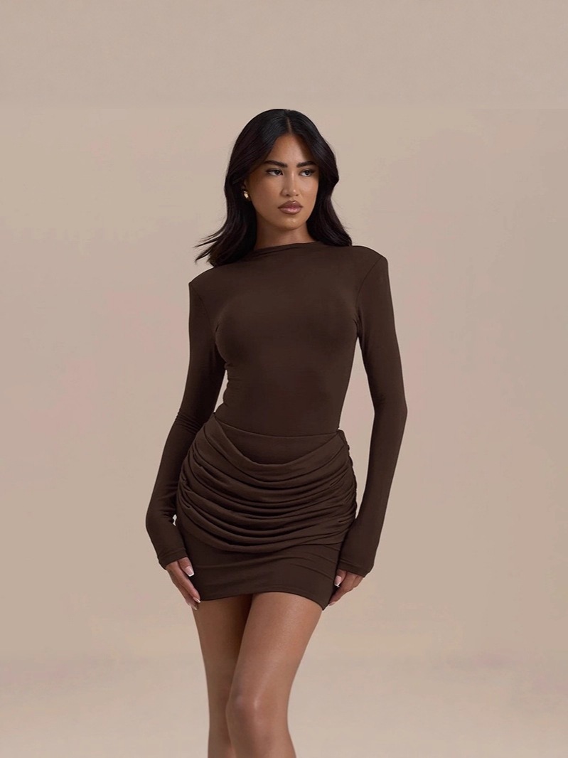 2025 European and American Style Autum New One-Line Collar Long-Sleeved Slim Pleated Niche High-End