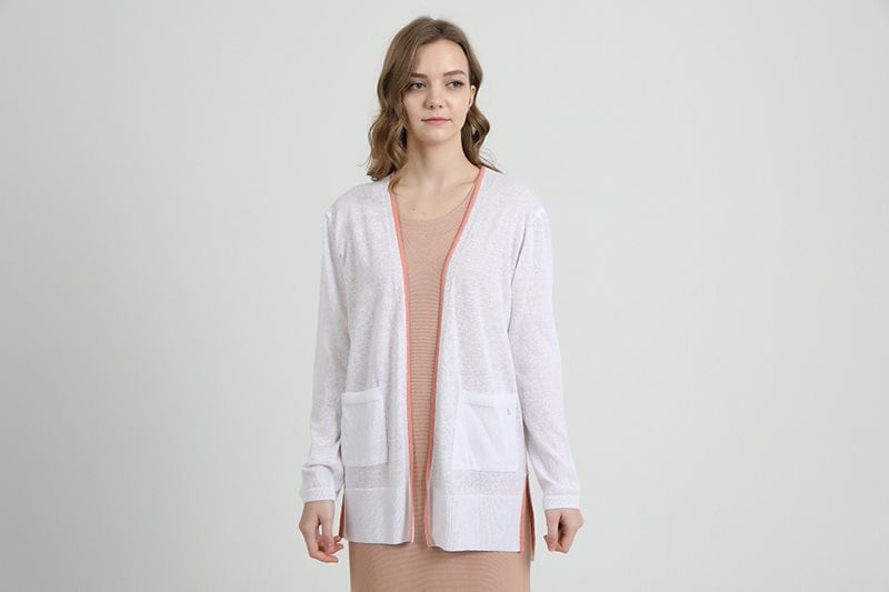 刺繍ポイントリネンカーディガン