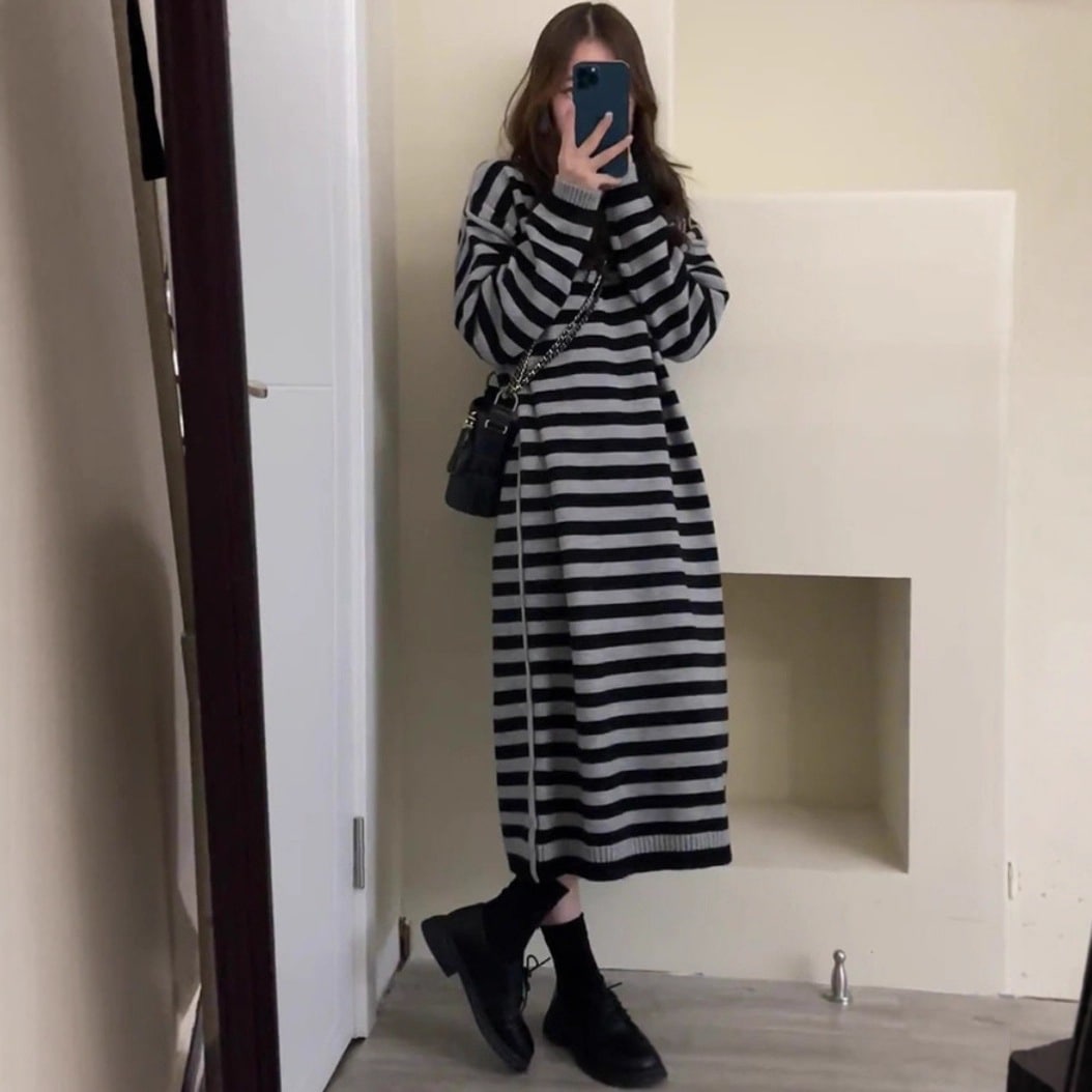 2025新作韓国風レイジースタイルルーズストライプニットワンピース膝上ボトムセータードレス 5,048円