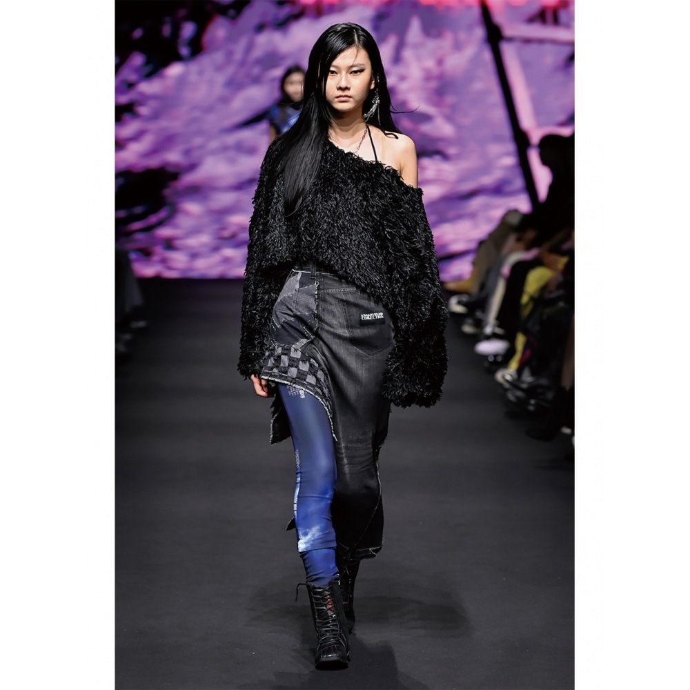 クァク・ヒョンジュコレクション 25FW KHJ ロゴグラフィックレギンス