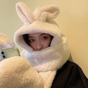 白いウサギの長い耳の帽子のマフラーの一体の3点セットの手袋秋冬百は日本系のかわいい連帽