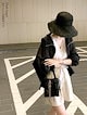 ブラック