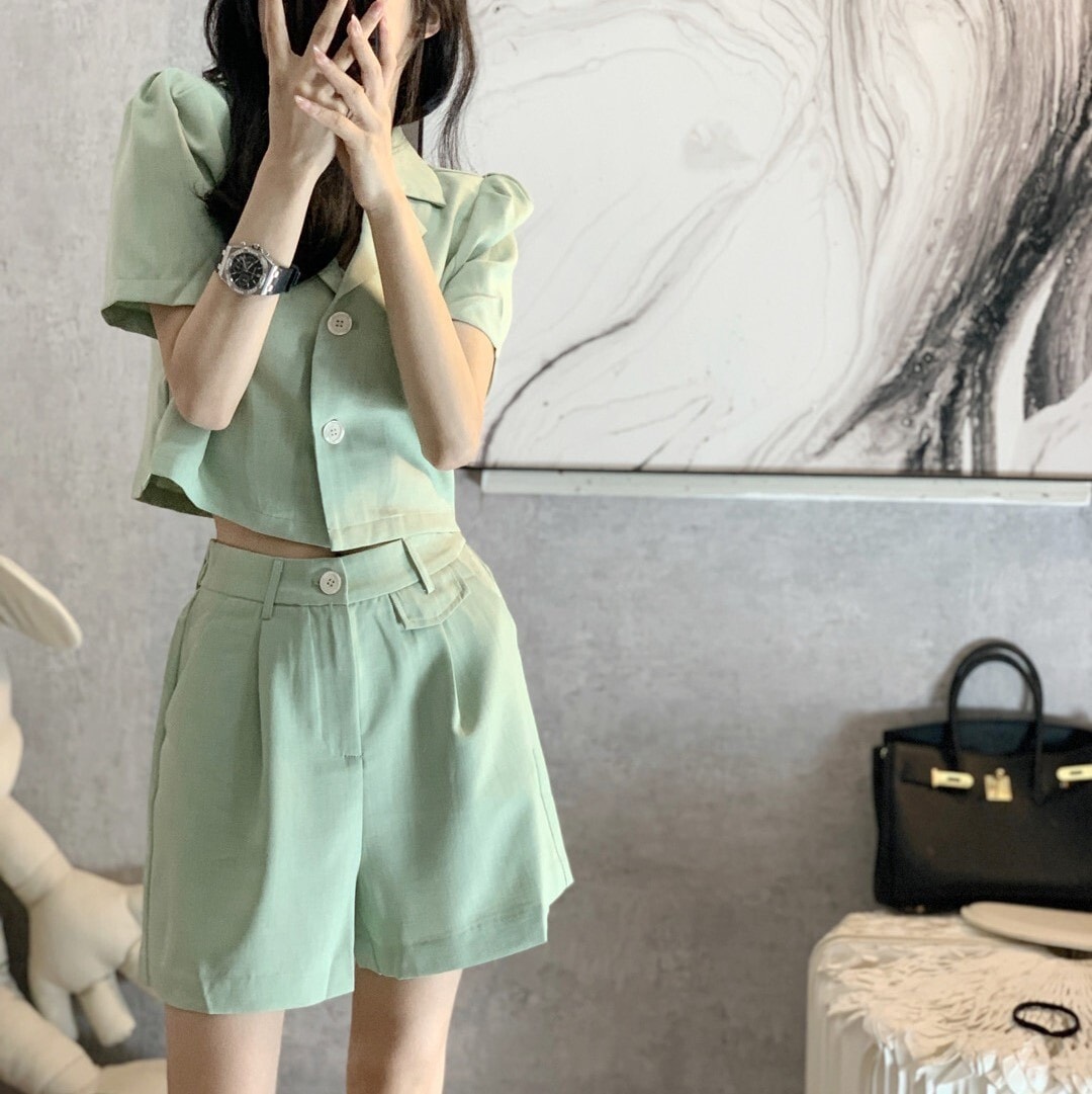 レディース セットアップ ツーピース トップス ジャケット ボトムス ショートパンツ ショート丈 パフスリーブ Vネック 襟付き タイト スリム スリムフィット タック ポケット ハイウエスト 前開き